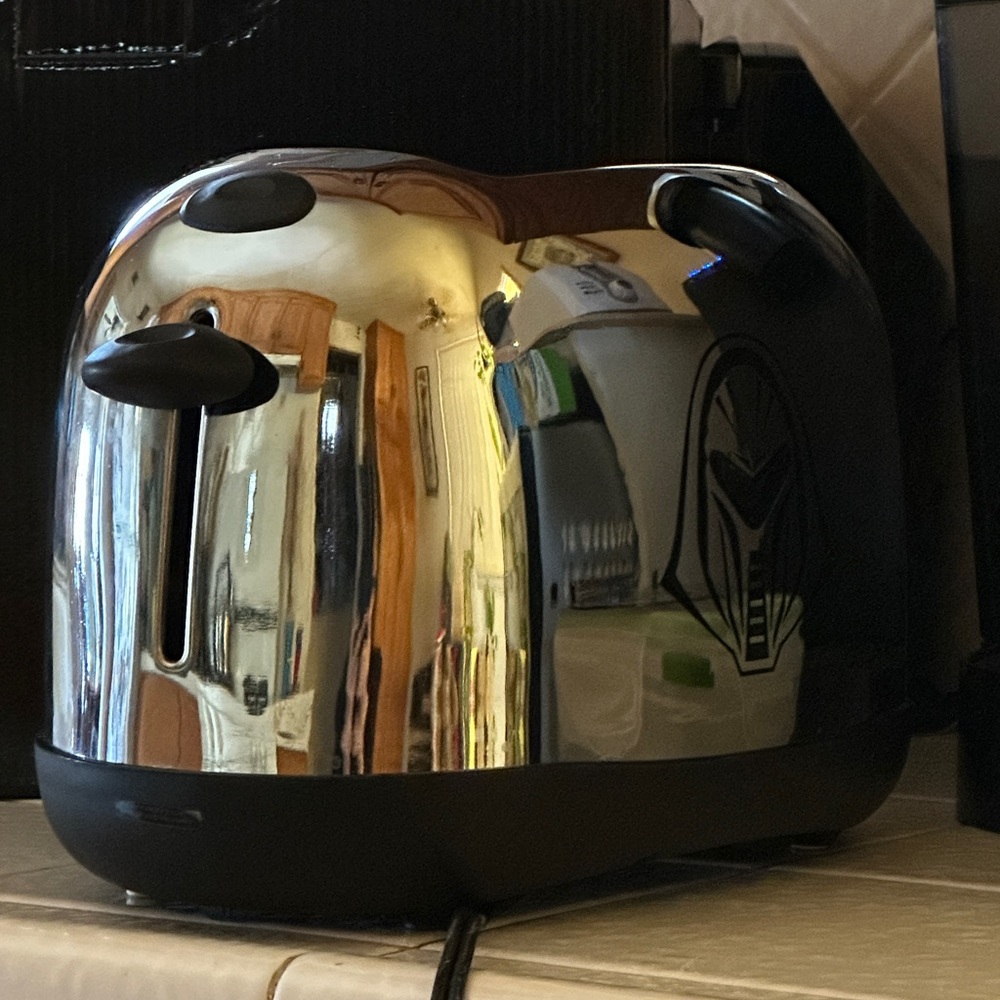 Battlestar Galactica cylon toaster 2009 Pop art collectible, used once, like new - Picture 5 of 13
